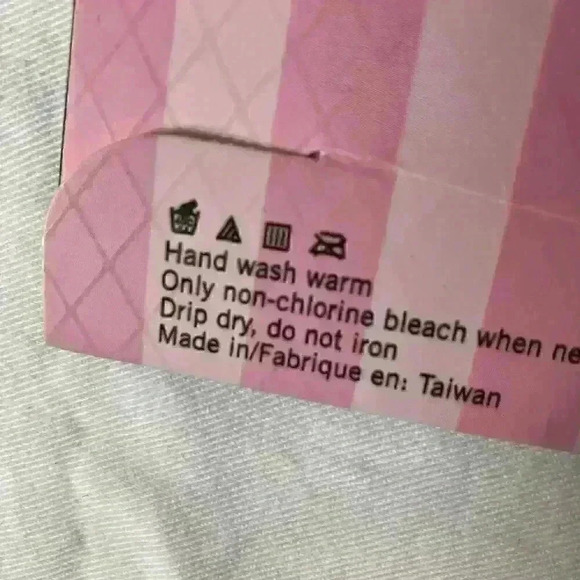 New Leg Avenue Sheer Backseam Stockings One Size Model 1000 Red Valentines Day - Picture 8 of 9